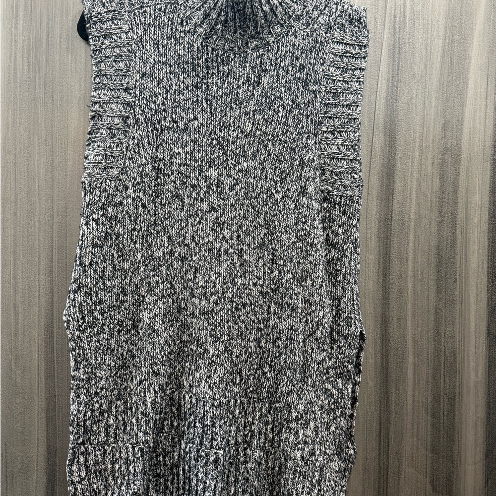7 For All Mankind Black and White Knit Sweater M